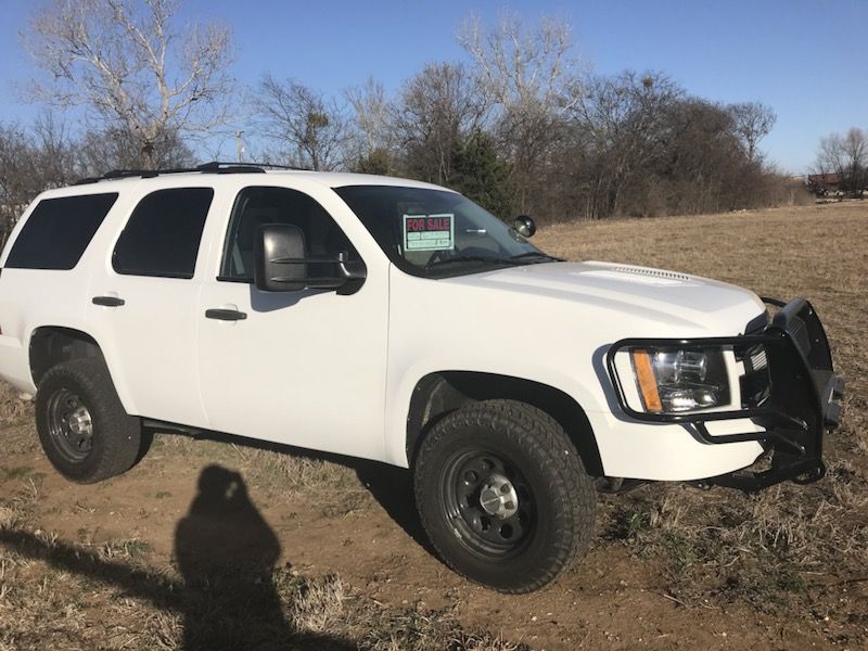 Police Tahoe lifted 4x4