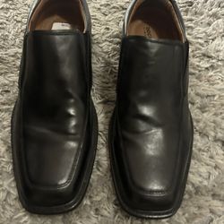 Size 9 Dress Shoes. New 