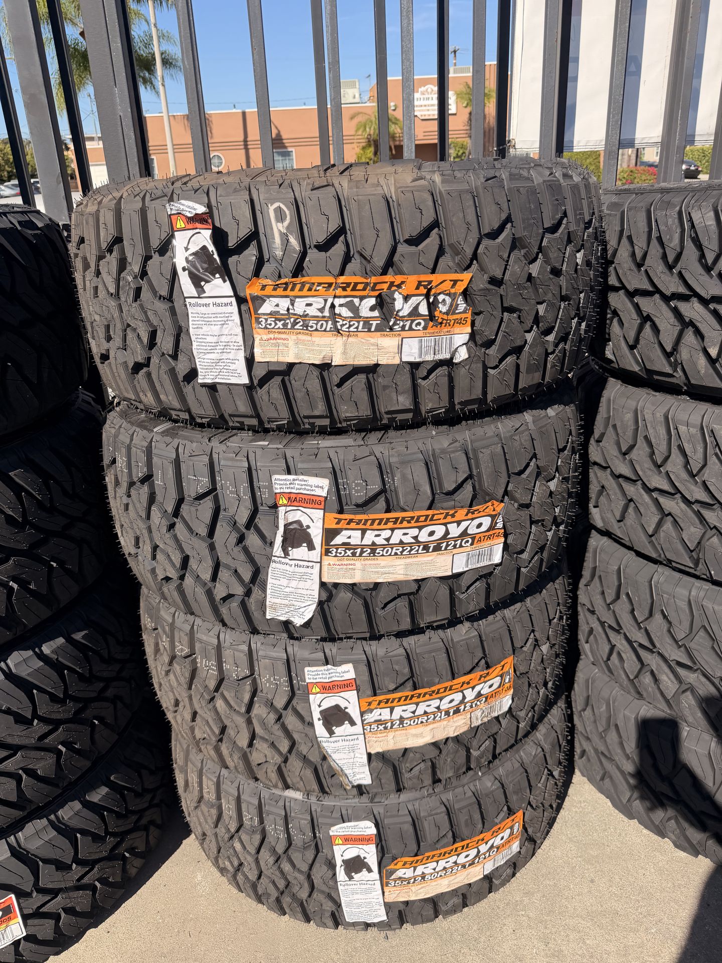 35x12.50r22 Arroyo RT tires nuevas con 50,000 millas de garantía las 4