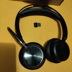 Poly Voyager Focus 2 Star ⭐ new Bluetooth 