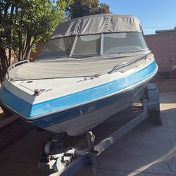 1999 Four Winns Boat