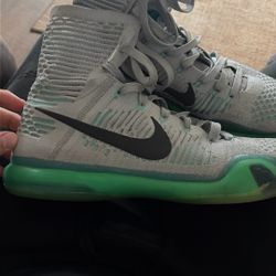 Kobes Size 11