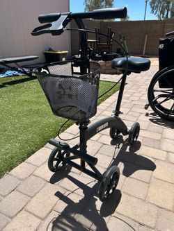 SEATED SCOOTER