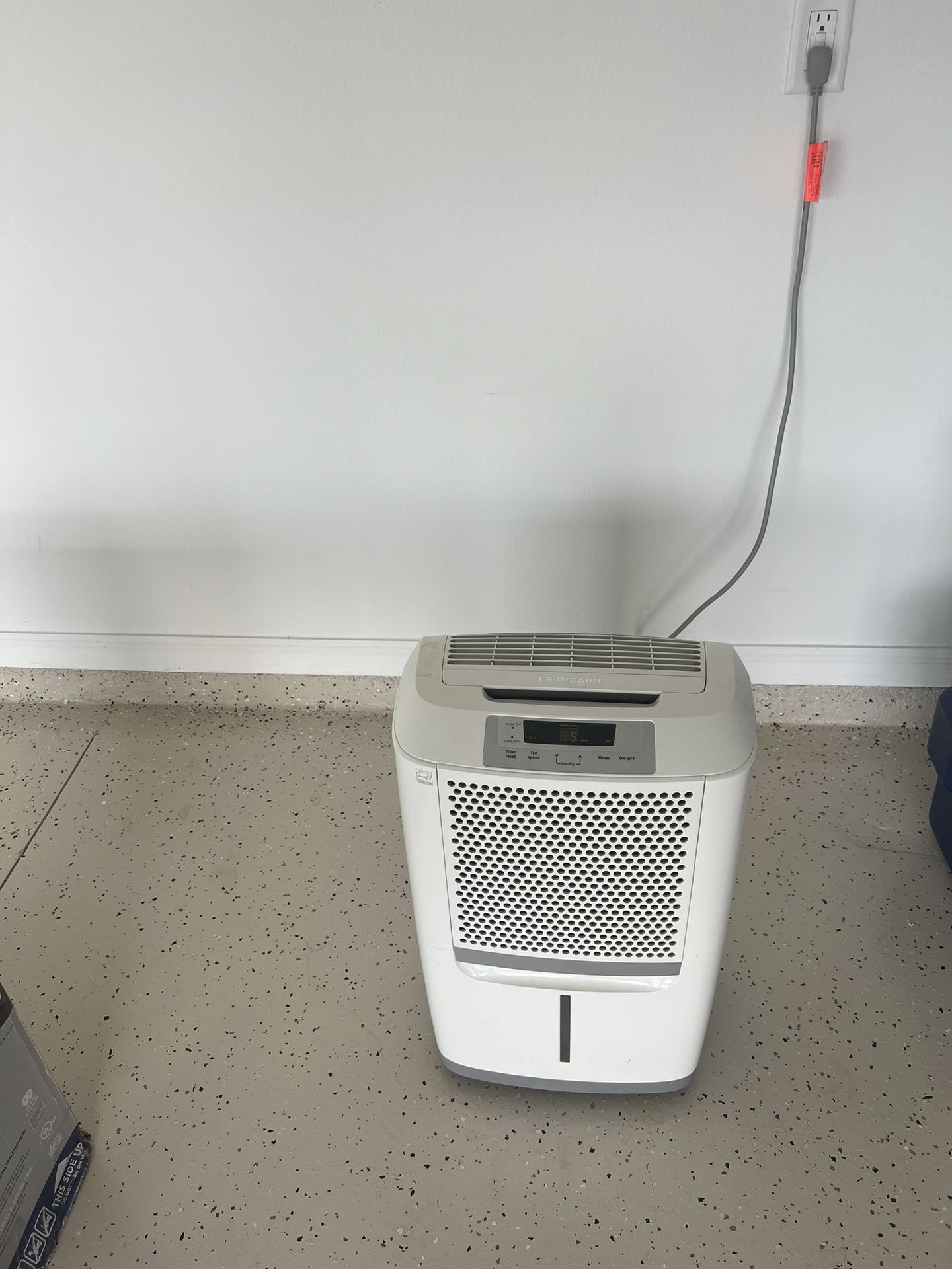 Frigidaire Dehumidifier 70pint