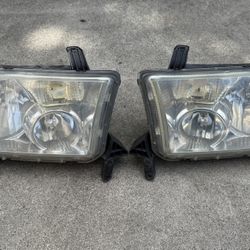 Toyota Tundra/Sequoia Headlights