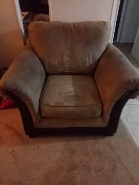 ARM CHAIR