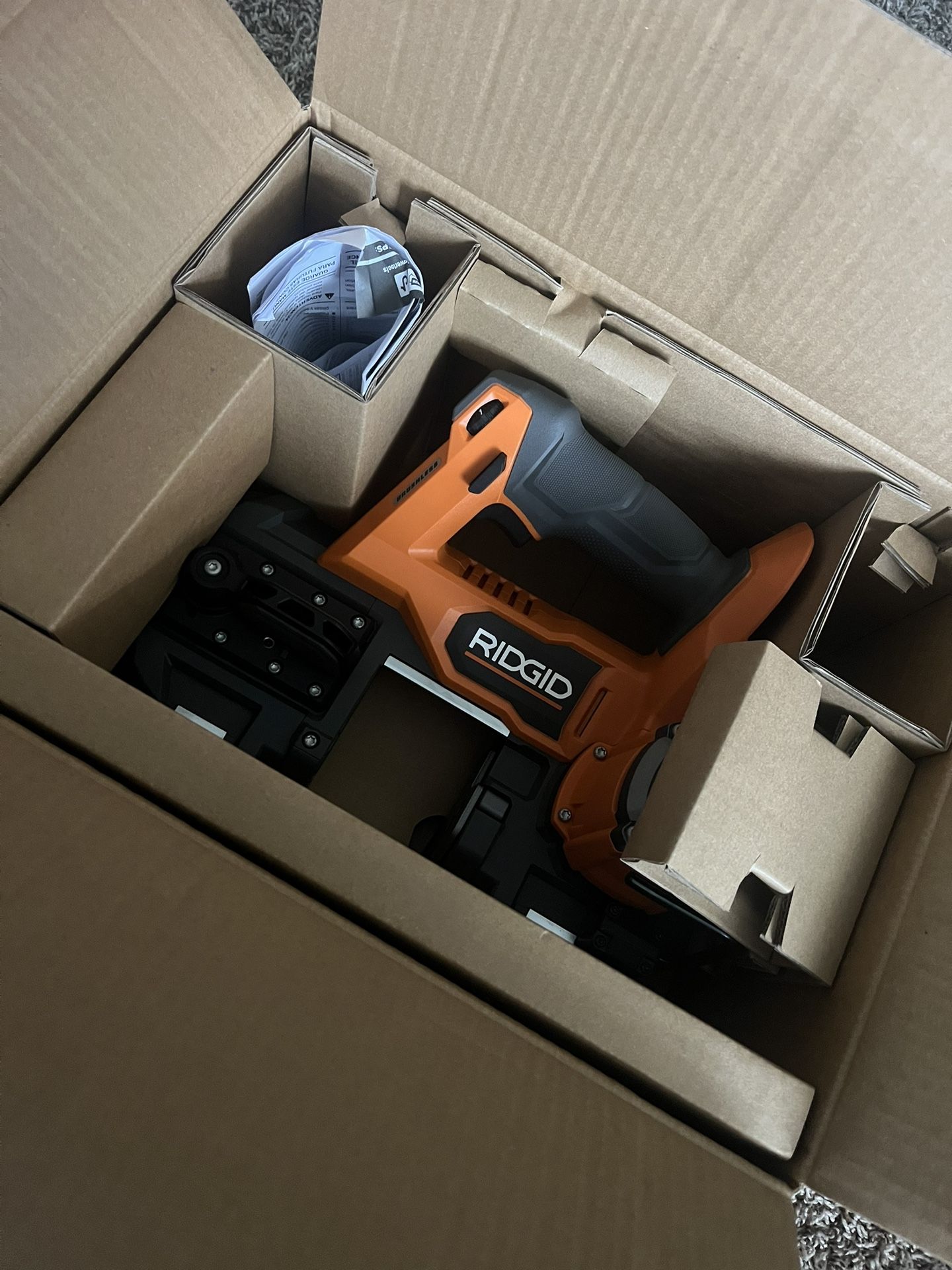 18v subcompact brushless 2-1/2 in band saw