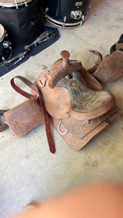 THSI Hand Crafted Saddle