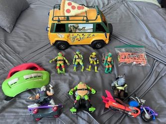 Teenage Mutant Ninja Turtle toy bundle