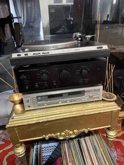 Fisher Record Player Amp Receiver And 4 Speakers