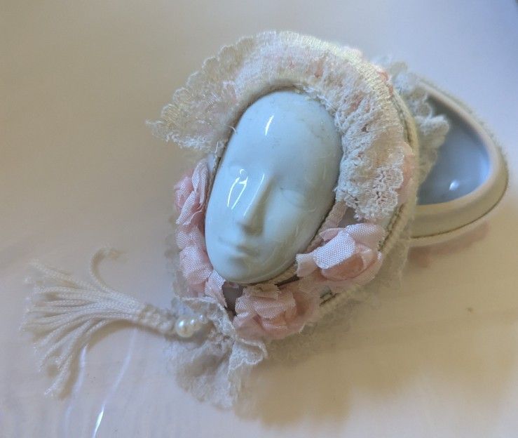 Tinker Box Girl's Face Bone China Lidded 4"