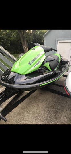 2016 Kawasaki and Yamaha jet skis with less than 25 hours on both!!! Professionally serviced 2-3 a year by CC power sport