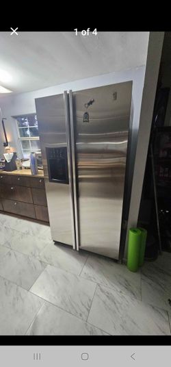 GE PROFILE REFRIGERATOR
