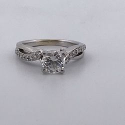 14k White Gold 0.93ct Diamond Ring size 4.25