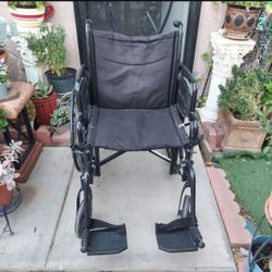 MEDLINE ADULT WHEELCHAIR MAX CAPACITY 300LBS