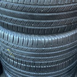 4 Llantas Usadas Michelin Defender 235/55/20 $250 Las 4