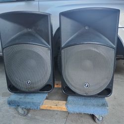 Mackie Thump TH-15A Powered DJ Speakers