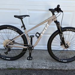 Salsa Rangefinder Deore 12-Speed 29