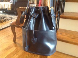 Nice cross-body coach shoulder bag