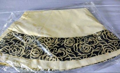 Gold / Black Floral Tree Skirt