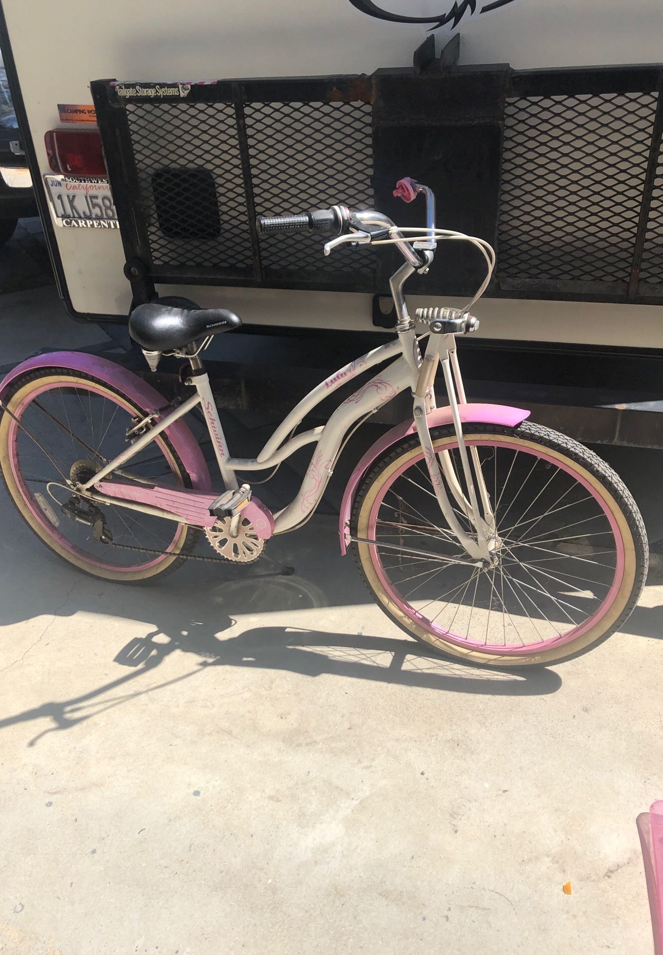 schwinn lulu beach cruiser