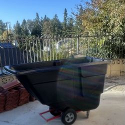 Rubbermaid® Commercial  1 Cu Tilt Truck Trash Container 