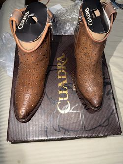 Brand New Cuadra brown leather ankle boots 100% leather with crystals and studs