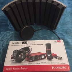 Focusrite Scarlett 2i2 2nd Gen W/ Krk Rockit 5 Powered Speakers 