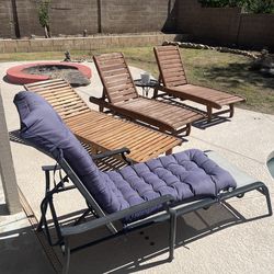 I’m selling the 4 long chair for pool one smoll table is everything $150