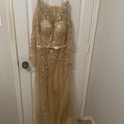 wedding or prom dress size large or 12 used 3 hours like new