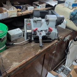 Key Making Machine 