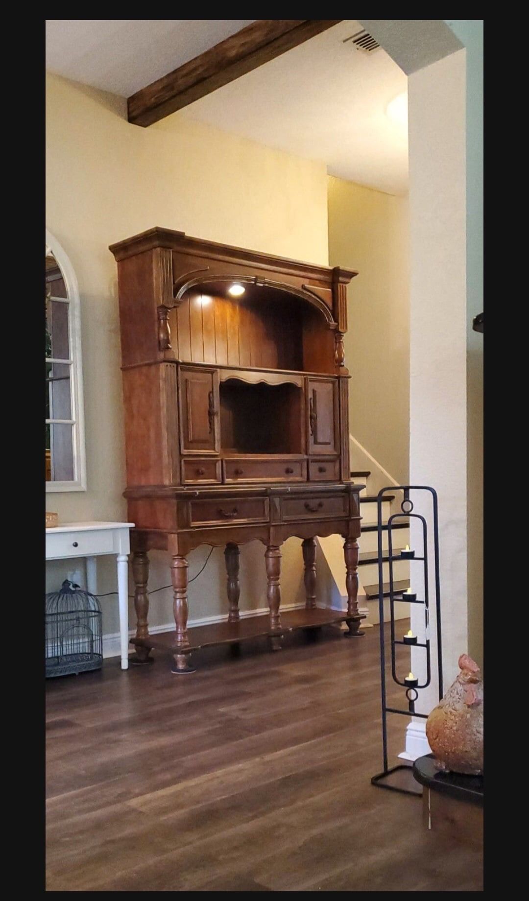 Large Hutch.