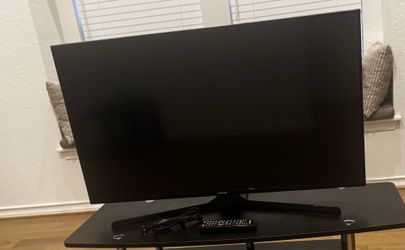 Samsung 40-inch Smart TV (Model: UN40J5200AF)
