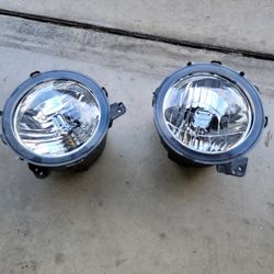 2018 Jeep Wrangler Rubicon OeM Head Lights