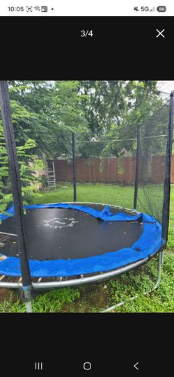 Trampolín azul con negro para niños