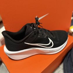2 Nike Shoes Available 