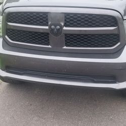  Ram 1500 Grill
