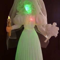 👻 👻 Very Rare 2004 Disney Event Haunted Mansion ~~GHOST BRIDE BIG FIG~~  LE 150 w Light & Sound