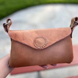 Bolsa crossbody de Piel, hechas en Mexico ! Ideas para llevar lo basico y necesario