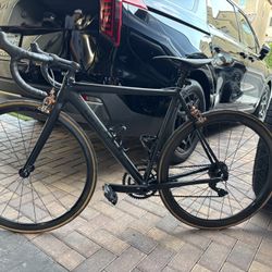 Cannondale Road Bike In Black Fully Upgraded