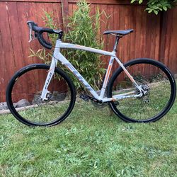 Fuji Road Bike- Size M (54cm)