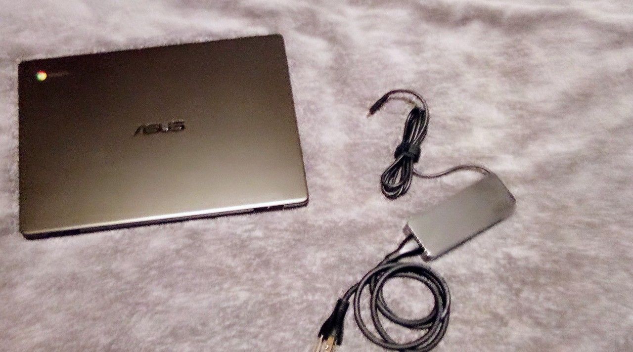 Laptop ASUS MOD.C423N,Nuevecita.Oferta $199.00