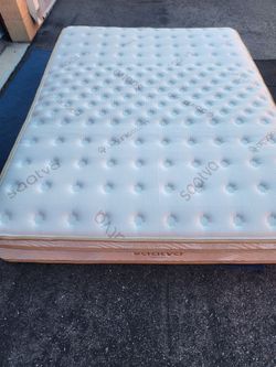 Queen Mattress Saatva Classic