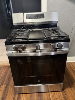 GE Stainless Steel Gas Range with Griddle