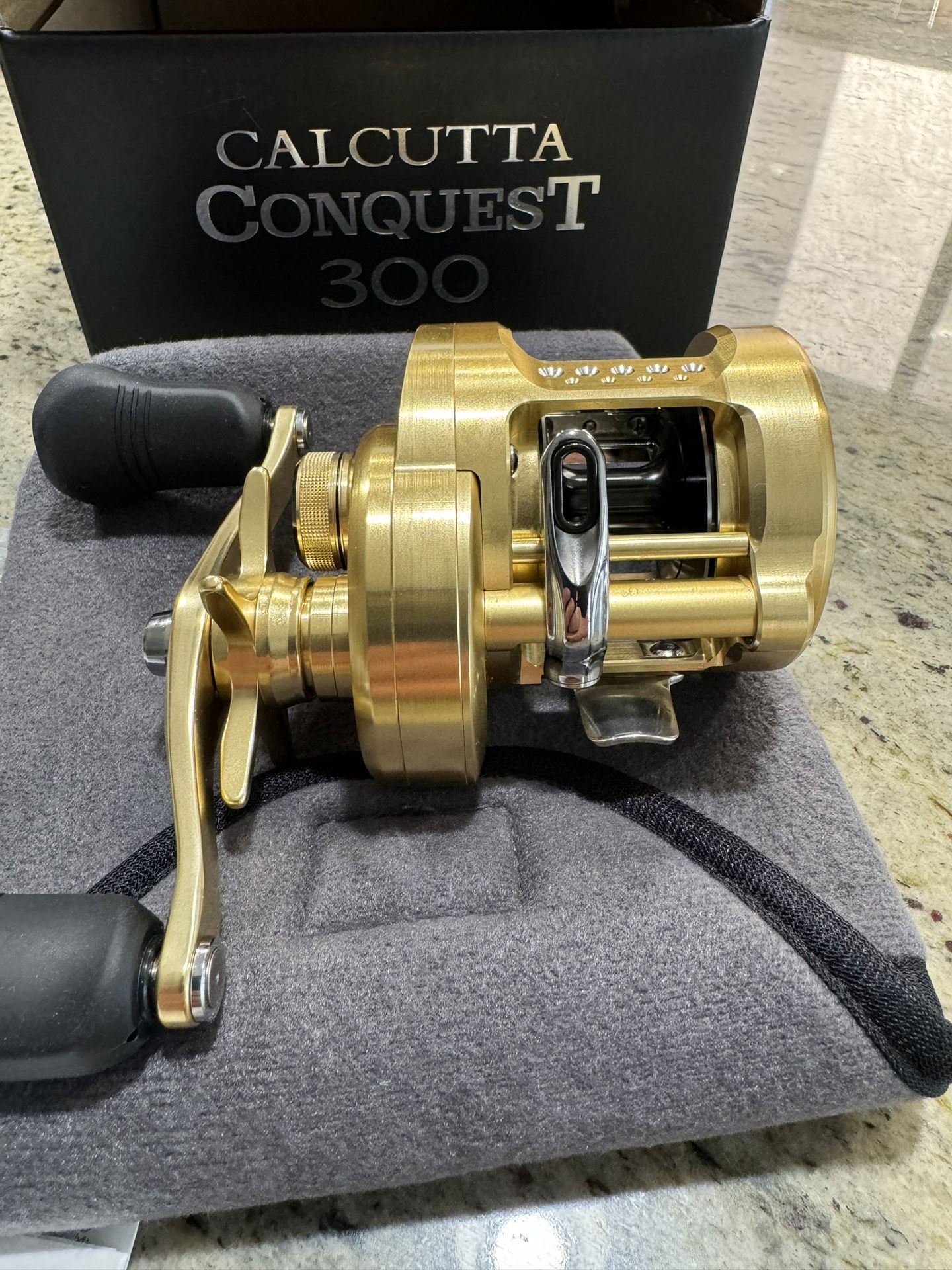 Shimano Calcutta Conquest 300 for Sale in Chula Vista, CA - OfferUp