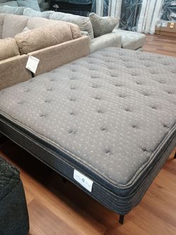 10 Inch Pillow Top Queen Simmons Mattress