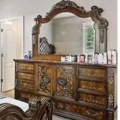 Vanity Table And Mirror 