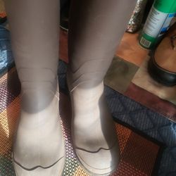 Tall Rain Boots
Size 7
Excellent condition 