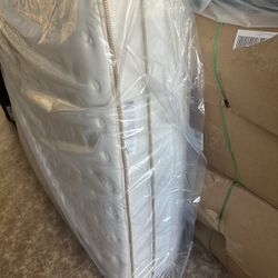 King Queen Size Tempurpedic ProAdapt,  ProBreeze,  LuxeBreeze Mattress  Pro Breeze /Luxe Adapt /Pro Adapt /Adapt /cloud /Tempur pedic contour Supreme 