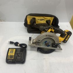 DeWalt 20V MAX 6-1/2 in. Cordless Brushed Circular Saw Kit (Battery & Charger)